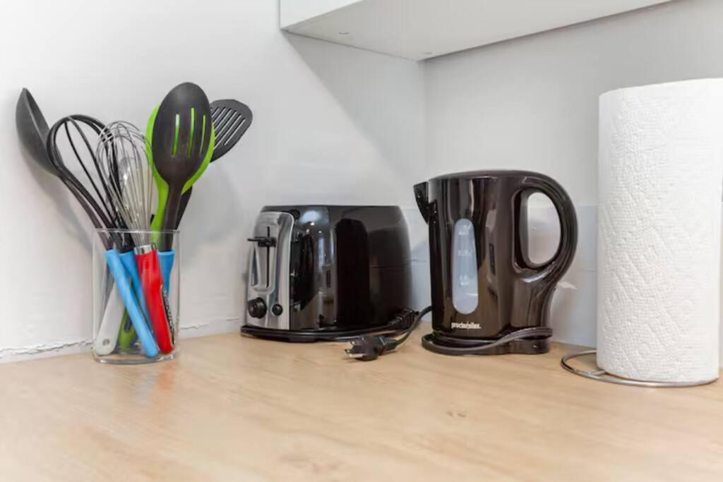 Cozy Furnished Room-4 Close To U Of A In - With Shared Spaces