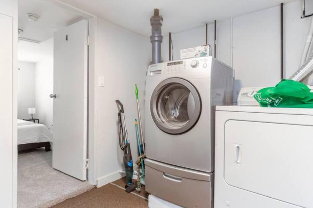 Cozy Furnished Room-4 Close To U Of A In - With Shared Spaces