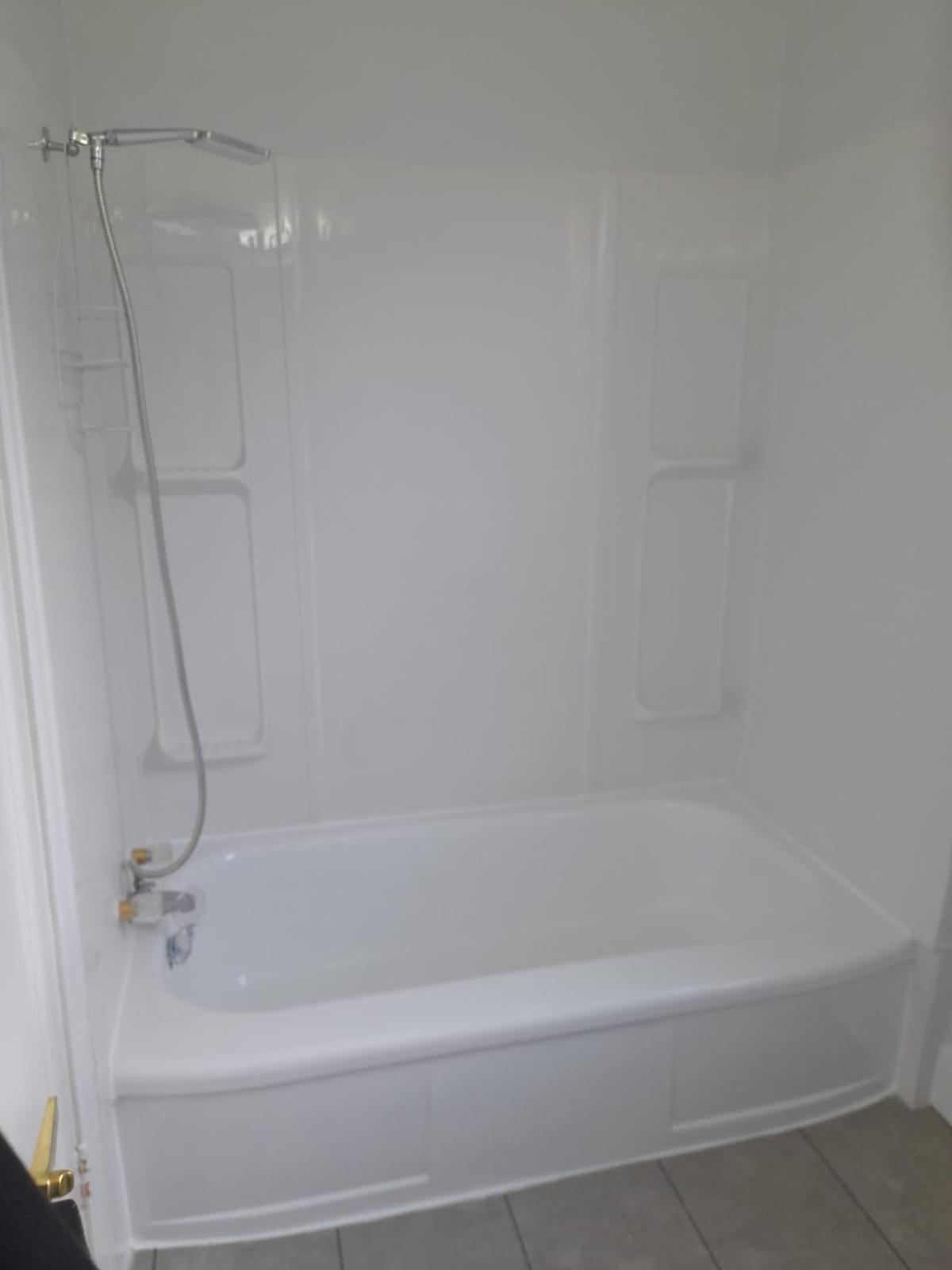 Cozy Furnished Room-4 Close To U Of A In - With Shared Spaces *