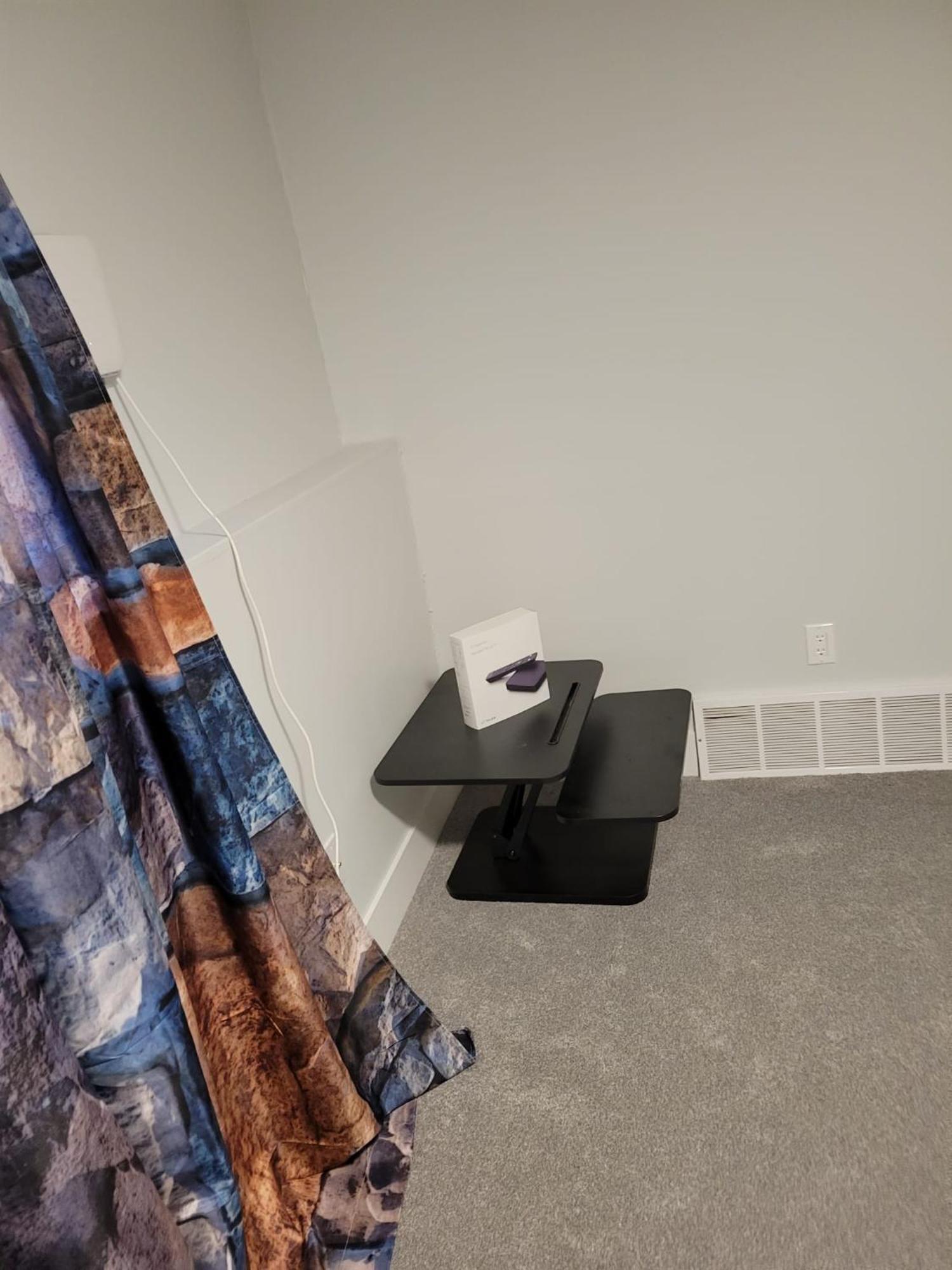 Cozy Furnished Room-4 Close To U Of A In - With Shared Spaces Edmonton