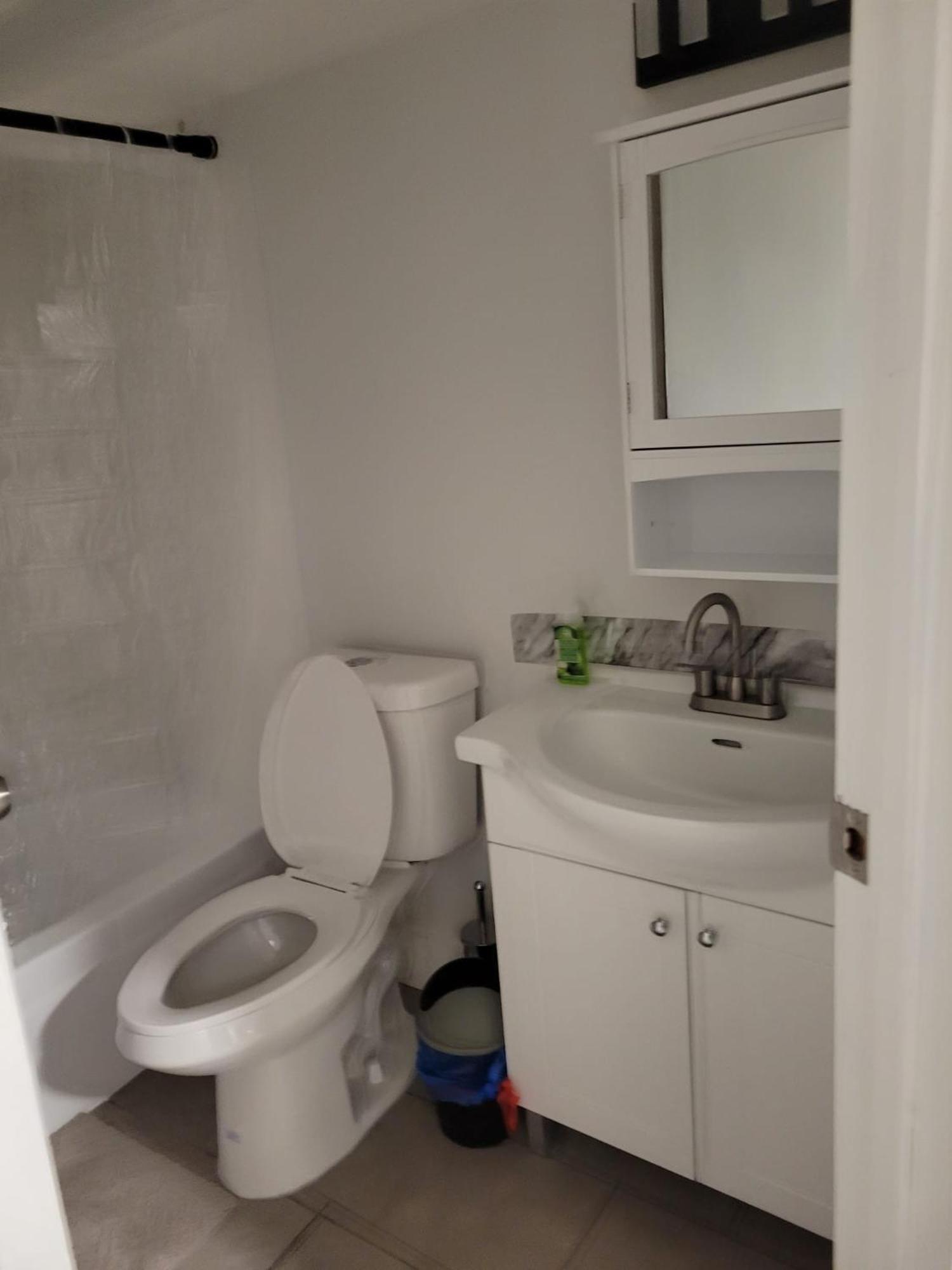 Cozy Furnished Room-4 Close To U Of A In - With Shared Spaces * Edmonton
