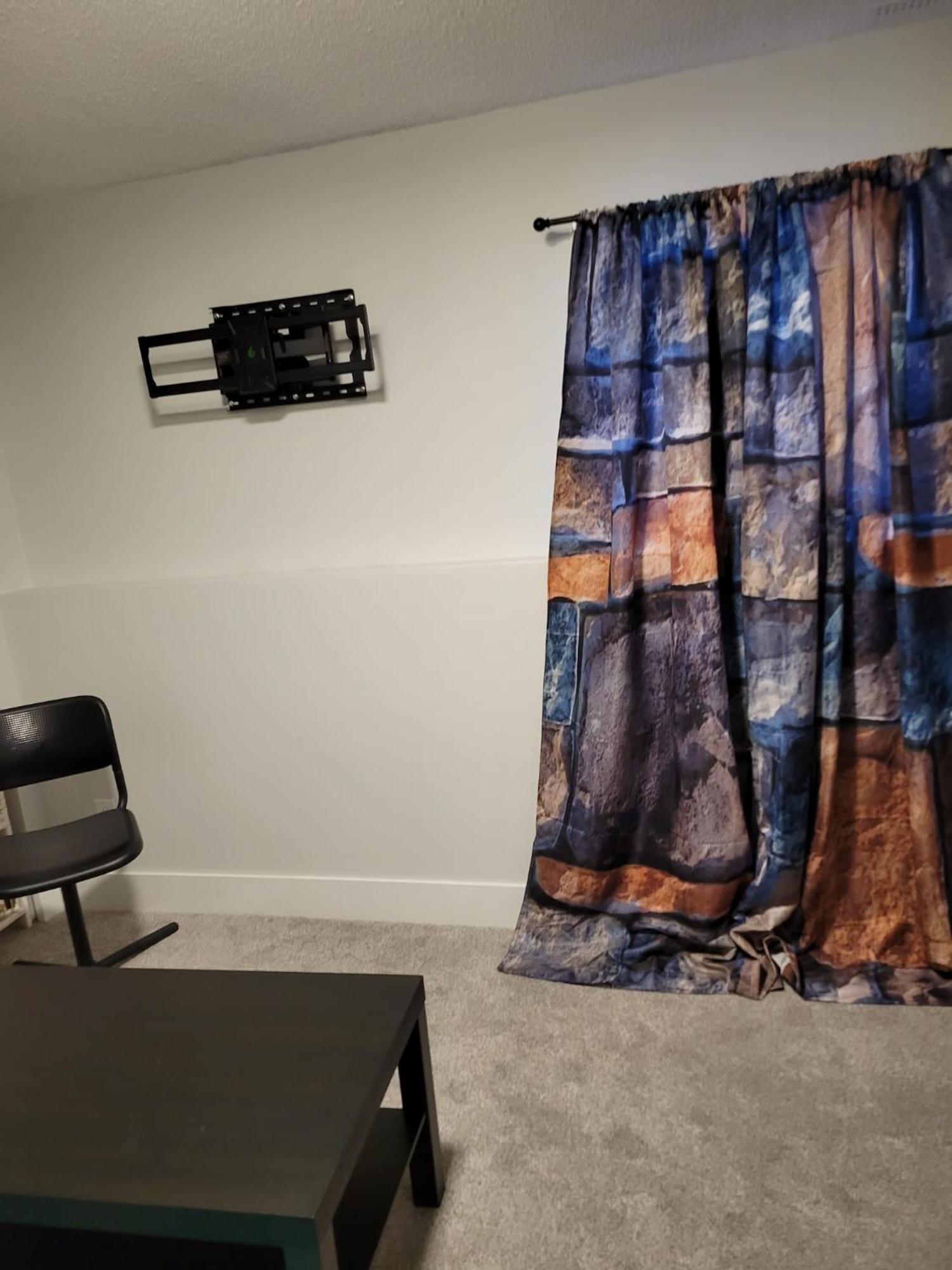 Cozy Furnished Room-4 Close To U Of A In - With Shared Spaces Homestay *