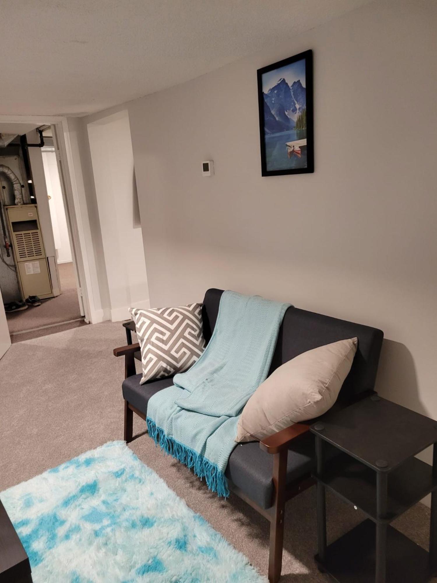 Homestay Cozy Furnished Room-4 Close To U Of A In - With Shared Spaces Edmonton